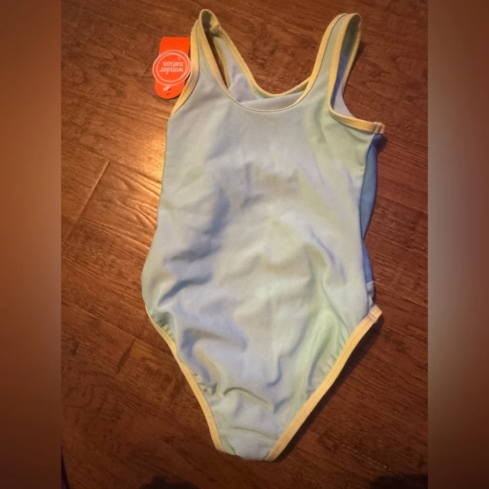 Girls spf50 swimsuit 6/6X NEW